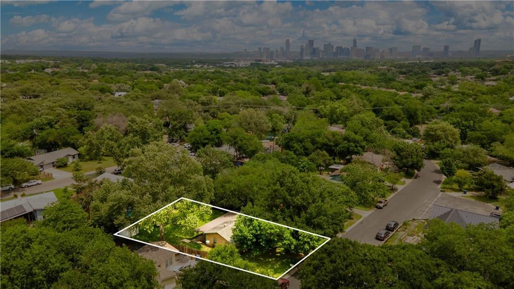 View 3302 Dolphin Dr in South Terrace Add 3302 Dolphin Dr - front exterior - Luxury lot in South Terrace Add, Austin, TX