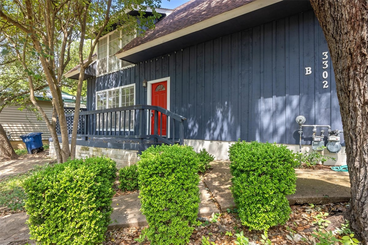 View 3302 Doolin DR Unit #B in Valleyridge 3302 Doolin DR Unit #B - property photo 1 - Luxury home in Valleyridge, Austin, TX