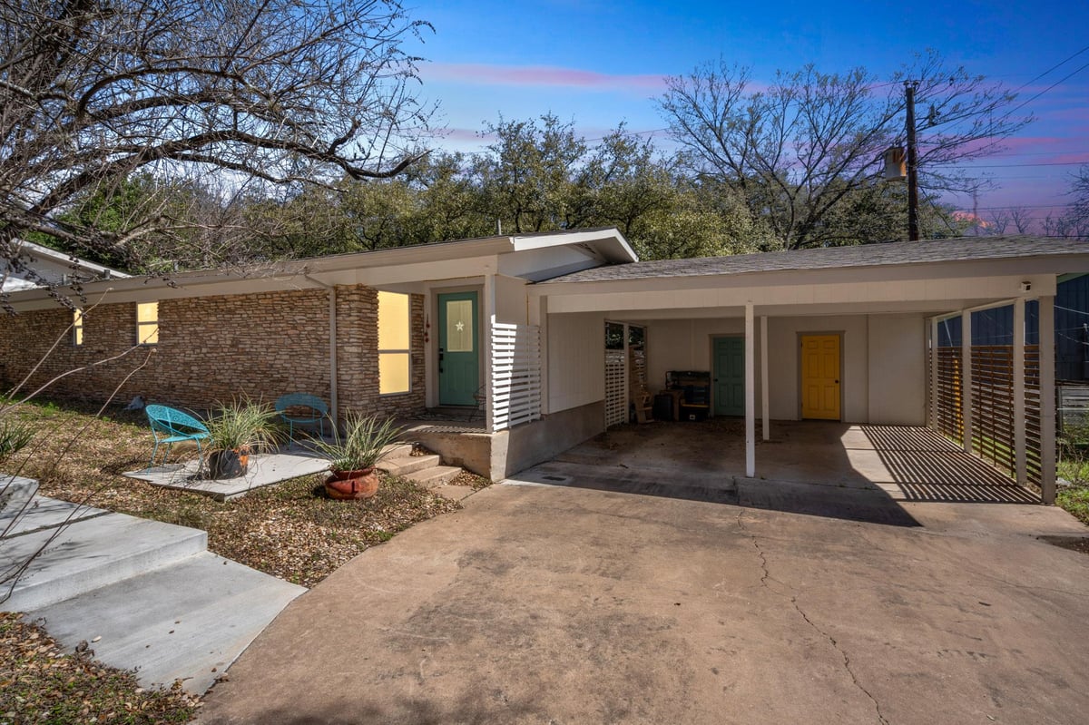 View 3303 Doolin DR Unit #A in Valleyridge 3303 Doolin DR Unit #A - property photo 1 - Luxury home in Valleyridge, Austin, TX