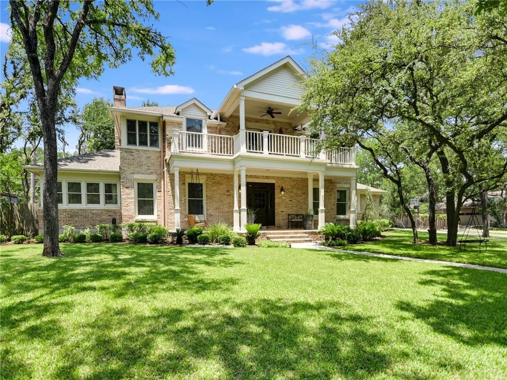 View 3303 Park Hills Dr in Rollingwood Park Estates Sec 2 3303 Park Hills Dr - front exterior - Luxury home in Rollingwood Park Estates Sec 2, Austin, TX