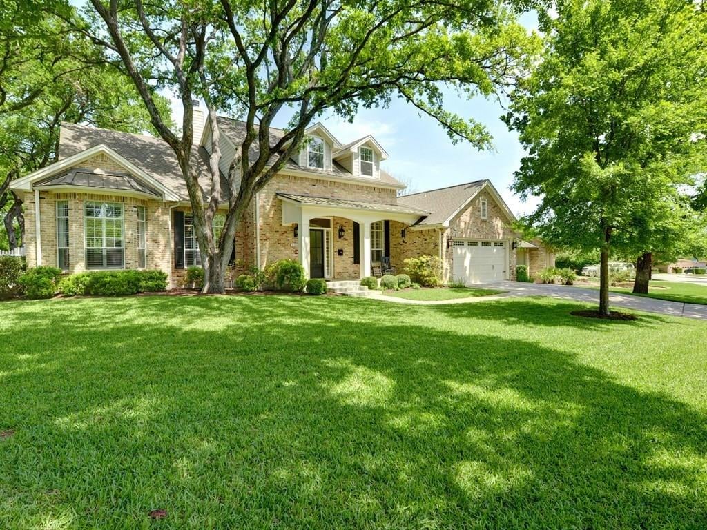View 3304 Big Bend Dr in Highland Park West 3304 Big Bend Dr - property photo 1 - Luxury home in Highland Park West, Austin, TX