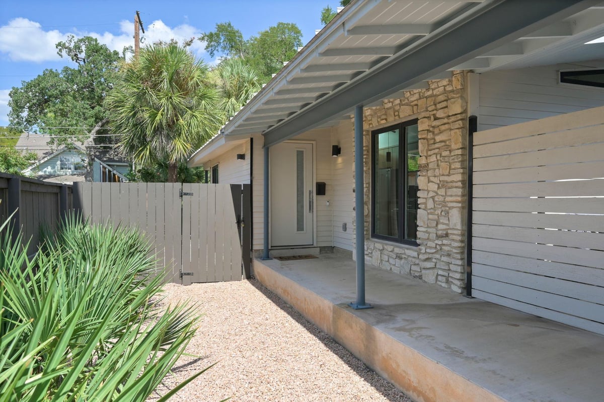 View 3304 Bonnie RD Unit #B in Tobin & Johnson 3304 Bonnie RD Unit #B - property photo 1 - Luxury home in Tobin & Johnson, Austin, TX
