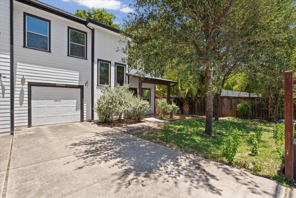 View 3304 E 5th ST Unit #B in East Austin 3304 E 5th ST Unit #B - property photo 1 - Luxury home in East Austin, Austin, TX