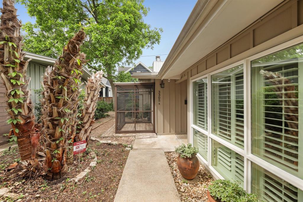 View 3305 Windsor RD Unit #B in Windsor Oaks Condo 3305 Windsor RD Unit #B - front exterior - Luxury home in Windsor Oaks Condo, Austin, TX