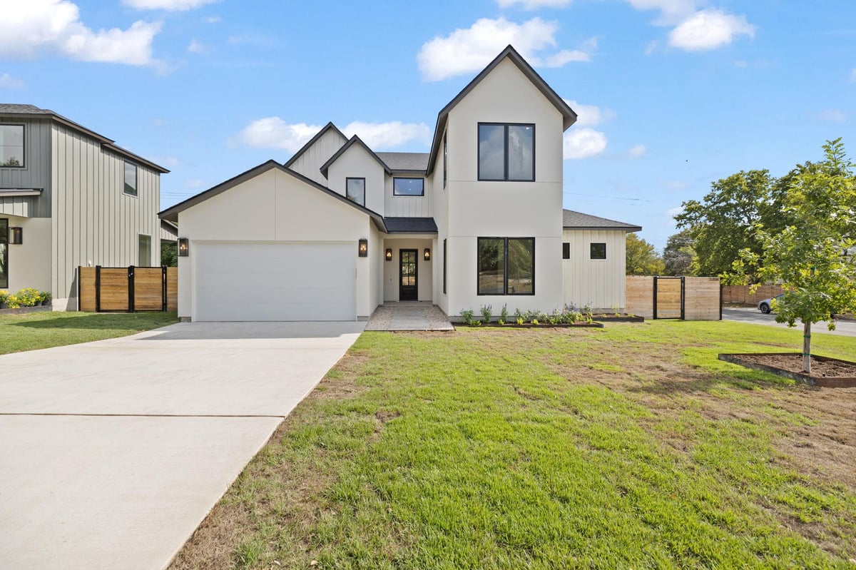 View 3308 Dolphin DR in Southridge Sec 04 3308 Dolphin DR - property photo 1 - Luxury home in Southridge Sec 04, Austin, TX