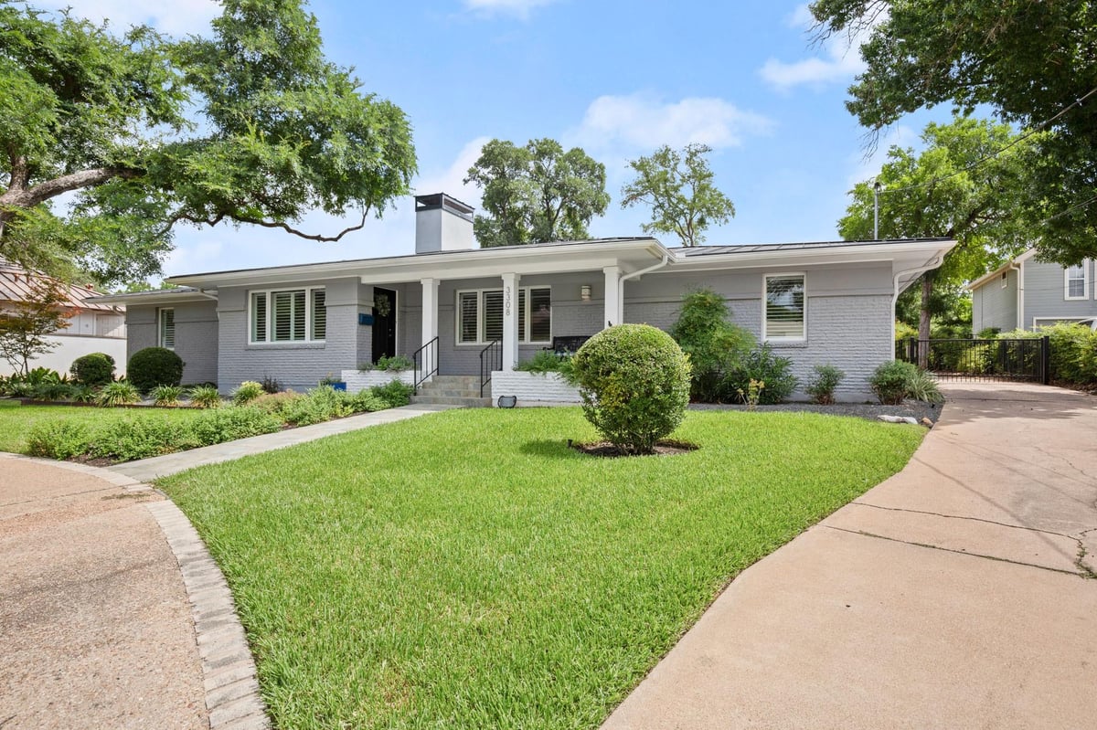 View 3308 Windsor Rd in Monte Vista 3308 Windsor Rd - front exterior - Luxury home in Monte Vista, Austin, TX