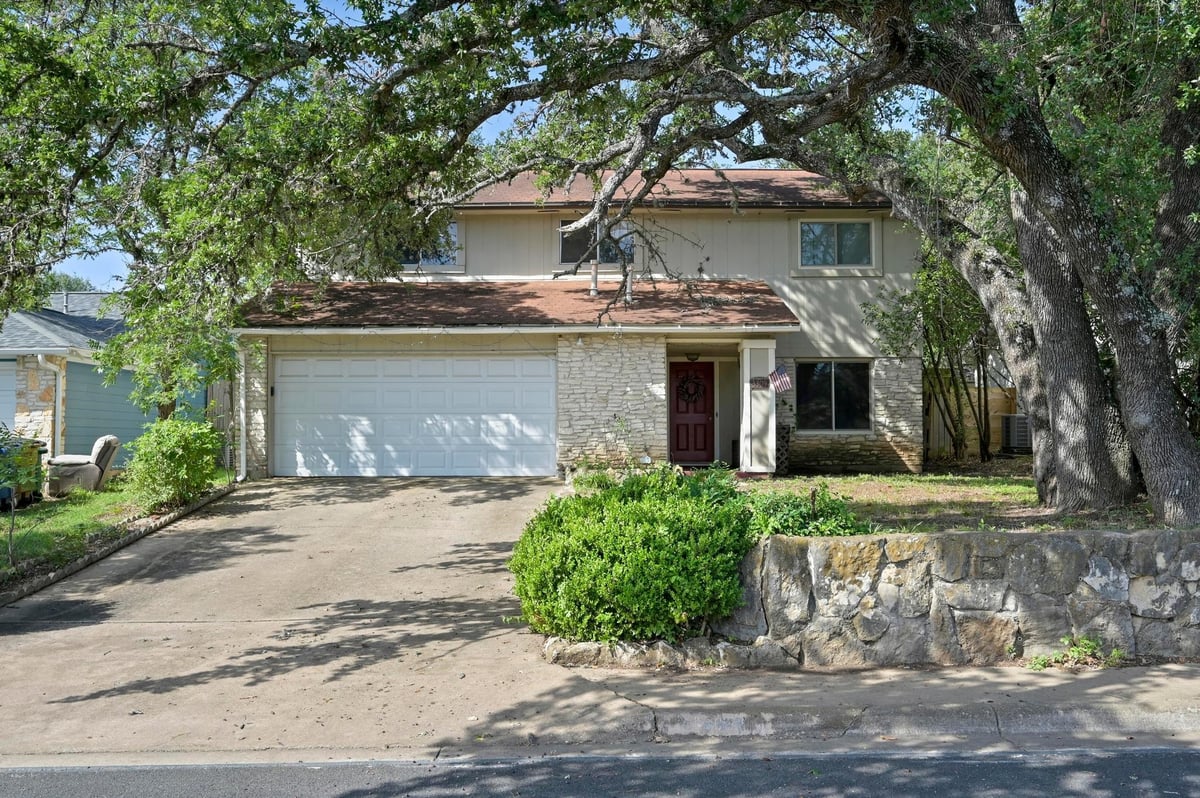 View 3309 Harpers Ferry Ln in Southampton Sec 02 3309 Harpers Ferry Ln - front exterior - Luxury home in Southampton Sec 02, Austin, TX