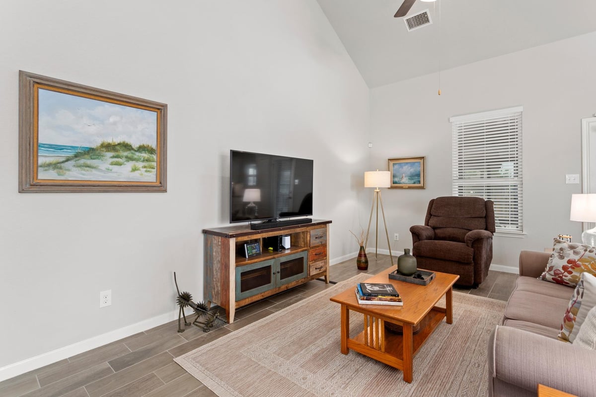 Bathroom at 331 Limestone Crk - 3 bed 2 bath home