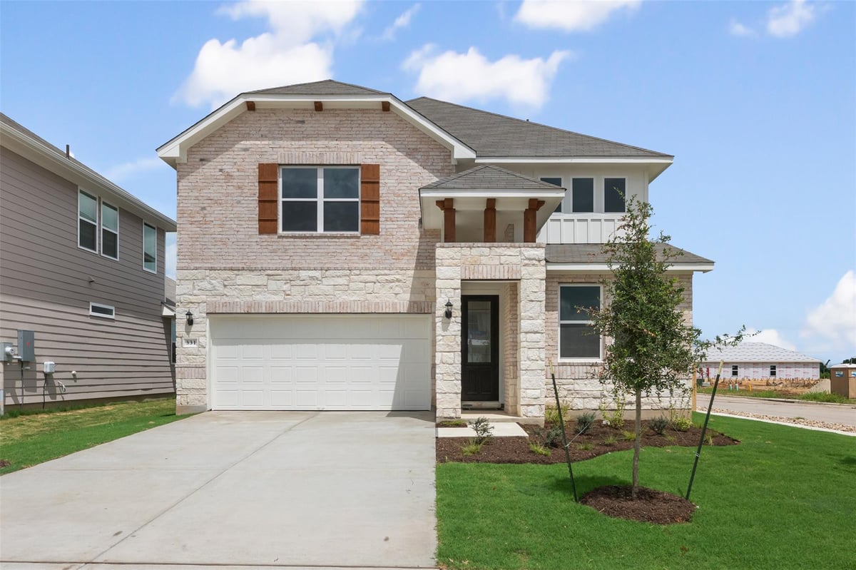 View 331 Willow Heights DR in Rolling Glen 331 Willow Heights DR - front exterior - Luxury home in Rolling Glen, Hutto, TX