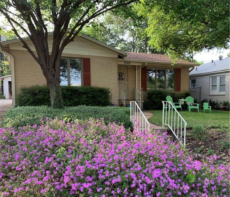 View 3312 Kerbey LN in Woods Add 3312 Kerbey LN - property photo 1 - Luxury home in Woods Add, Austin, TX