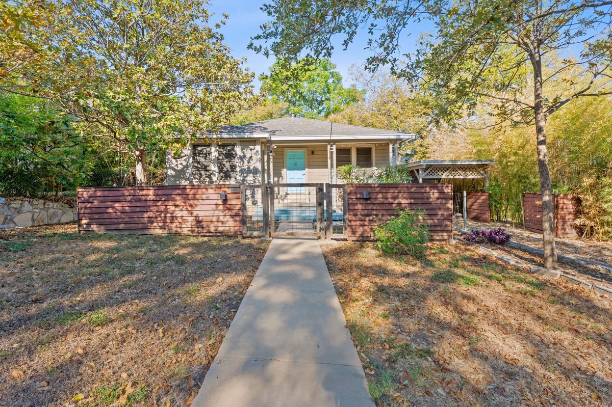 View 3312 Lafayette Ave in University Park 3312 Lafayette Ave - front exterior - Luxury home in University Park, Austin, TX