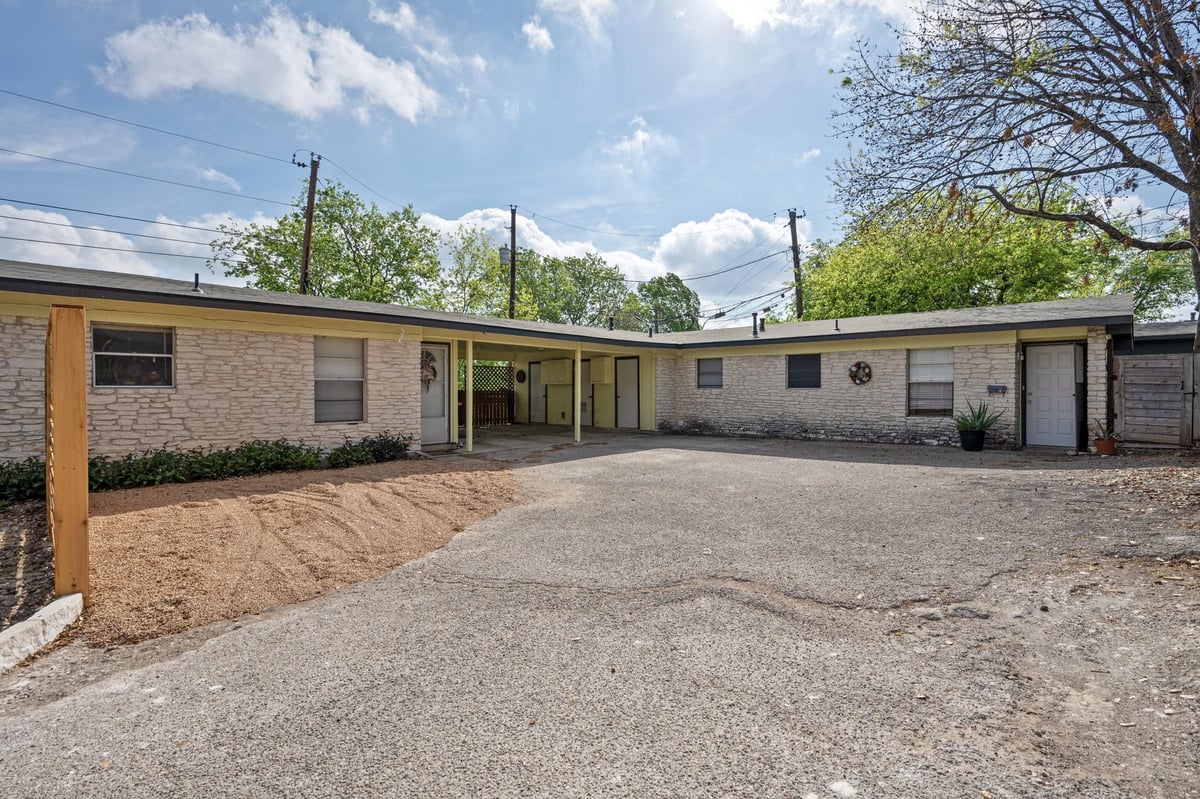 Kitchen at 3313 S Oak Dr - Southridge Sec 01, Austin, TX