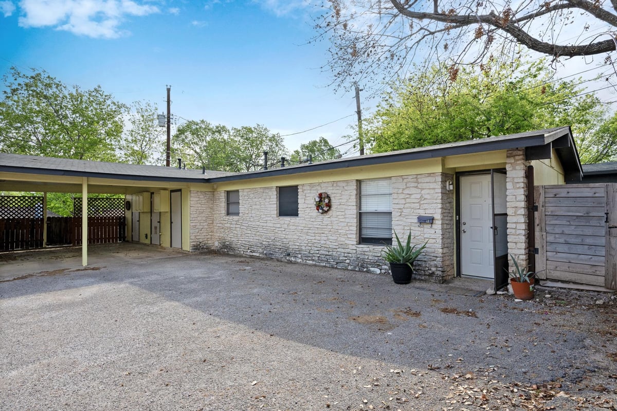 Primary bedroom at 3313 S Oak Dr - Southridge Sec 01, Austin, TX