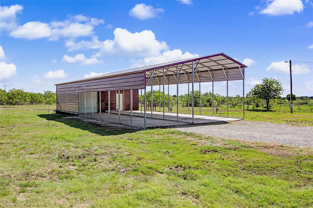 View 3315 County Road 116 in 9999-Other 3315 County Road 116 - front exterior - Luxury lot in 9999-Other, Caldwell, TX