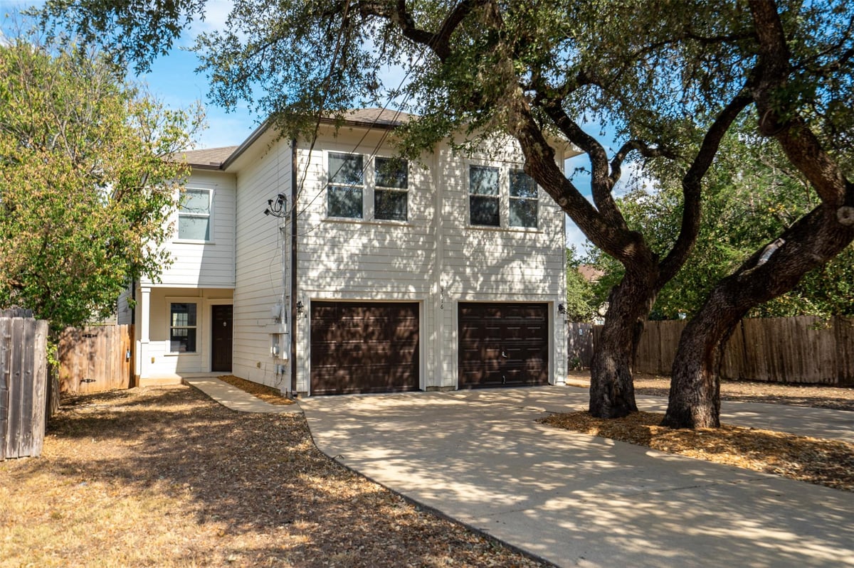 View 3316 Blumie St in Kincheon Sec 02 3316 Blumie St - front exterior - Luxury home in Kincheon Sec 02, Austin, TX