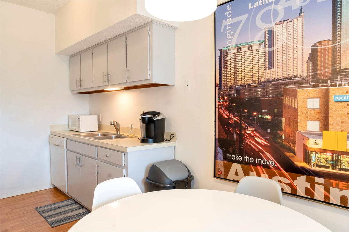 Living area at 3316 Guadalupe St Unit #306 - 1 bed 1 bath home