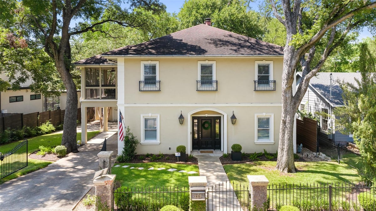 View 3319 Windsor Rd in Tarry Town 04 3319 Windsor Rd - front exterior - Luxury home in Tarry Town 04, Austin, TX