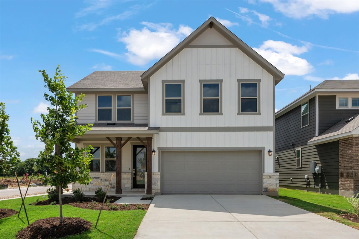 View 332 Willow Heights DR in Rolling Glen 332 Willow Heights DR - front exterior - Luxury home in Rolling Glen, Hutto, TX