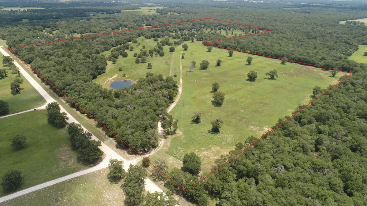 View 3321 County Road 457 in na 3321 County Road 457 - front exterior - Luxury lot in na, Thorndale, TX
