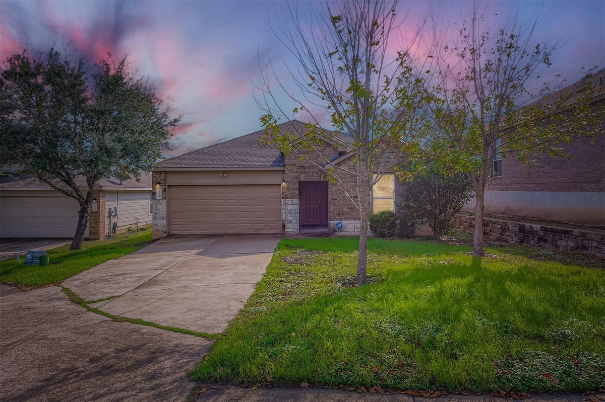View 334 Nandina Dr in Green Meadows Sec 3B 334 Nandina Dr - front exterior - Luxury home in Green Meadows Sec 3B, Buda, TX