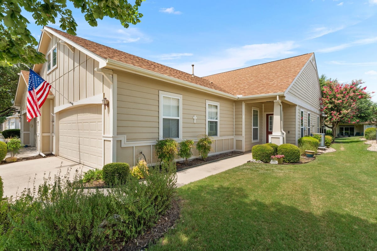 334 Portsmouth DR - front exterior - Luxury home in Sun City Georgetown Nbrhd 24B2, Georgetown, TX