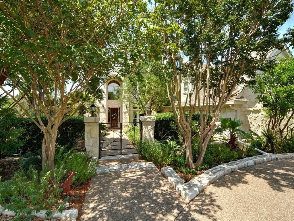 View 334 St Stephens School Rd in Rob Roy 334 St Stephens School Rd - property photo 1 - Luxury home in Rob Roy, Austin, TX