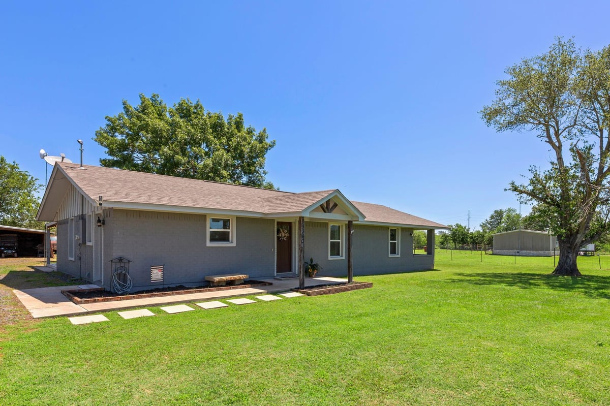 View 3363 Fm 713 in Buddy & Pete Bakerd 3363 Fm 713 - front exterior - Luxury home in Buddy & Pete Bakerd, Lockhart, TX
