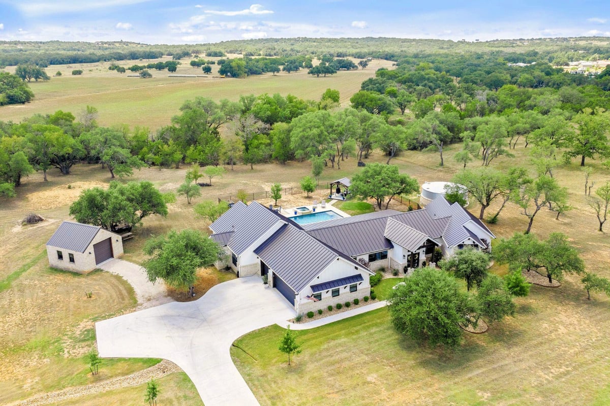 View 338 Morning Dew Dr in Trinity Oaks 338 Morning Dew Dr - front exterior - Luxury home in Trinity Oaks, Round Mountain, TX