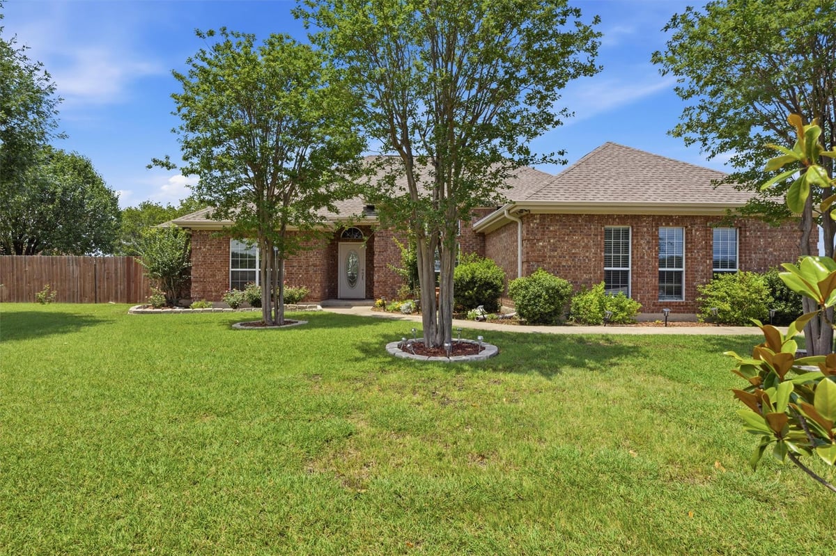 View 339 County Road 368 in Plantation Acres 339 County Road 368 - front exterior - Luxury home in Plantation Acres, Taylor, TX