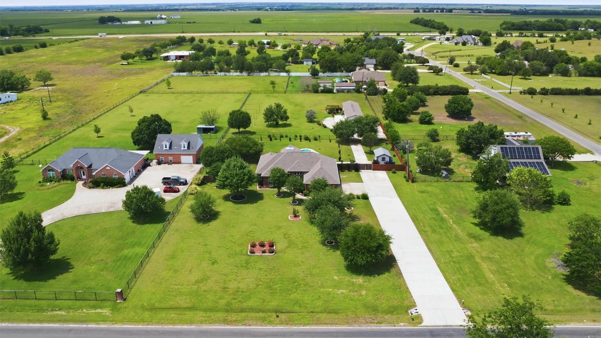 View 339 County Road 368 in Taylor 339 County Road 368, photo 1 of 38, Taylor, Taylor, TX