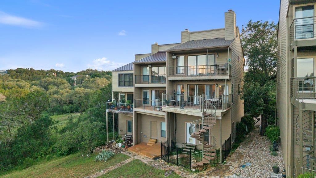 340 Harbor DR - front exterior - Luxury home in Harbor Cove @ Ridge Harbor, Spicewood, TX