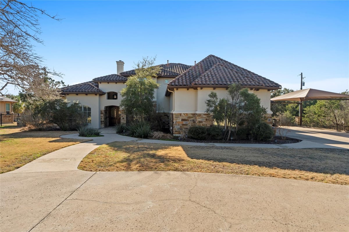 3401 Pearce Rd - front exterior - Luxury home in Oak Shores on Lake Austin, Austin, TX
