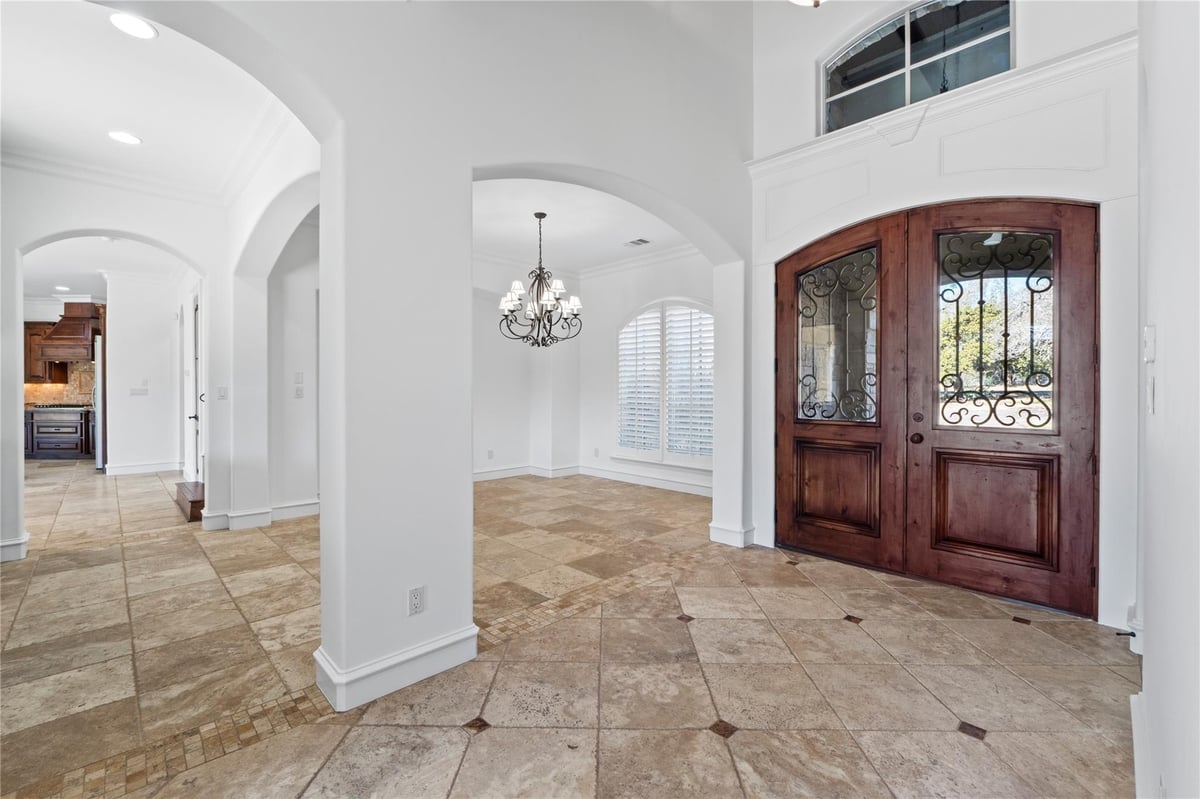Living area at 3401 Pearce Rd - 5 bed 4 bath home
