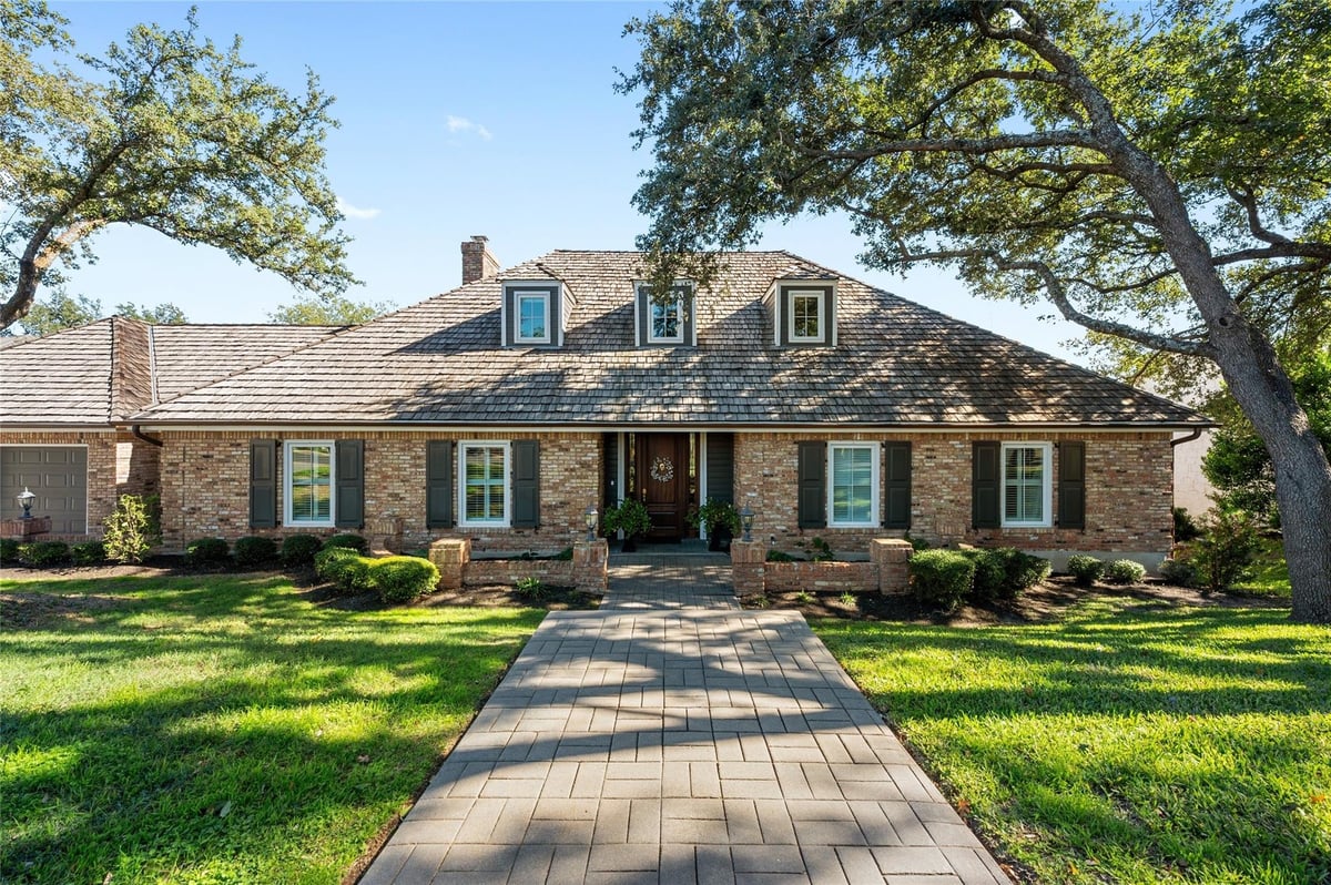 View 3401 Riva Ridge RD in Davenport Ranch Ph 01 Sec 01 3401 Riva Ridge RD - front exterior - Luxury home in Davenport Ranch Ph 01 Sec 01, Austin, TX