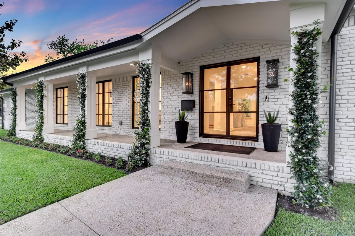 3402 Monte Vista Dr - front exterior - Luxury home in Balcones Park Sec 08, Austin, TX