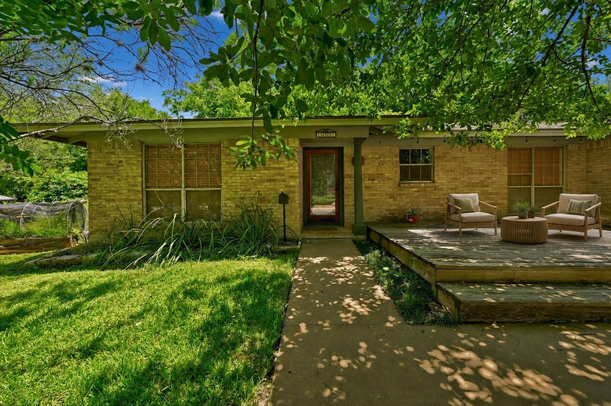 3403 Winfield DR - front exterior - Luxury home in Barton Oaks, Austin, TX