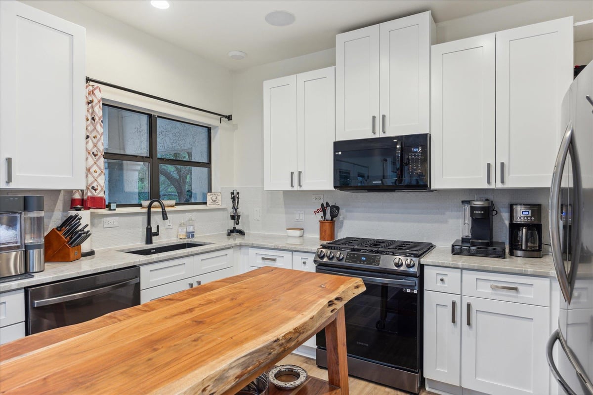 Living area at 3404 American Dr Unit #1099 - 3 bed 2 bath home