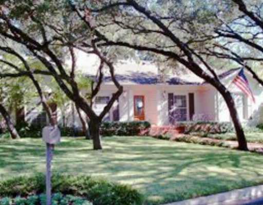 View 3404 MONTE VISTA Dr in BALCONES PARK SEC 8 3404 MONTE VISTA Dr - property photo 1 - Luxury home in BALCONES PARK SEC 8, Austin, TX