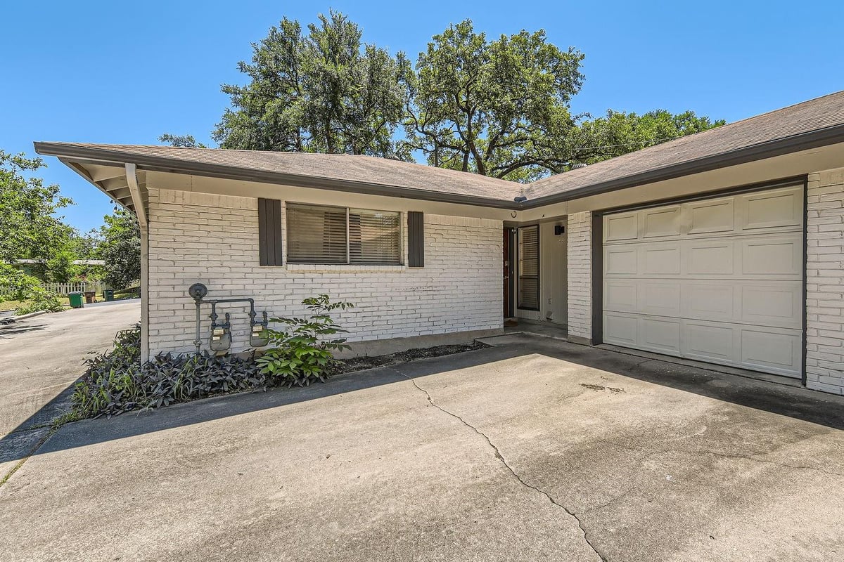 Kitchen at 3404 South Oak Dr - Southridge Sec 01, Austin, TX