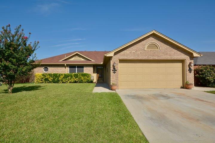 View 3405 Granite DR 3405 Granite DR - front exterior - Luxury home in Killeen, TX