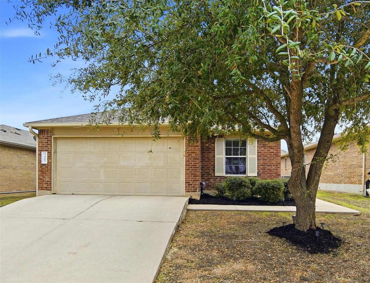 View 3405 Tralagon Trl in Cantarra Sec 01 3405 Tralagon Trl - property photo 1 - Luxury home in Cantarra Sec 01, Pflugerville, TX