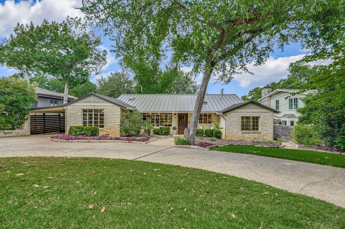 View 3406 Hillview RD in Gilbert D J 3406 Hillview RD - property photo 1 - Luxury home in Gilbert D J, Austin, TX