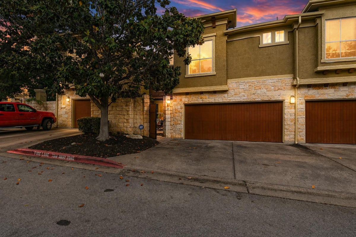 Living area at 3406 Menchaca Rd Unit #21 - 2 bed 2 bath home