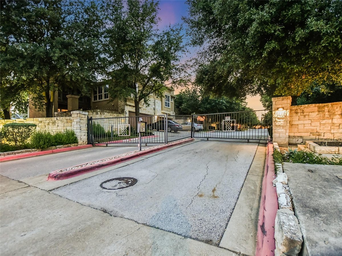 Primary bedroom at 3406 Menchaca Rd Unit #21 - 2 bed 2 bath home