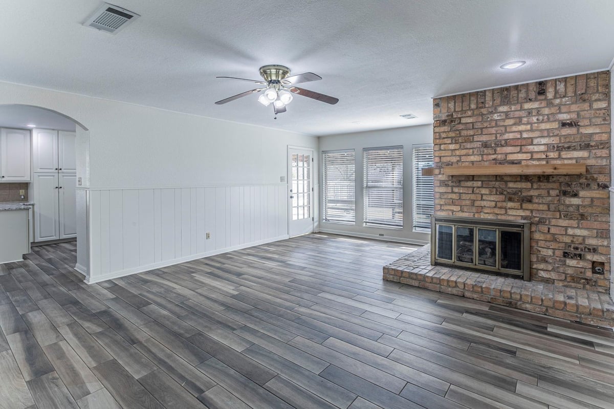 Living area at 3409 Hemlock Blvd - 3 bed 2 bath home
