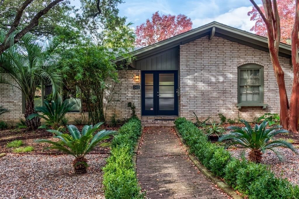 View 3412 Cascadera Dr in Balcones Park Edgemont Sec 02 3412 Cascadera Dr - property photo 1 - Luxury home in Balcones Park Edgemont Sec 02, Austin, TX
