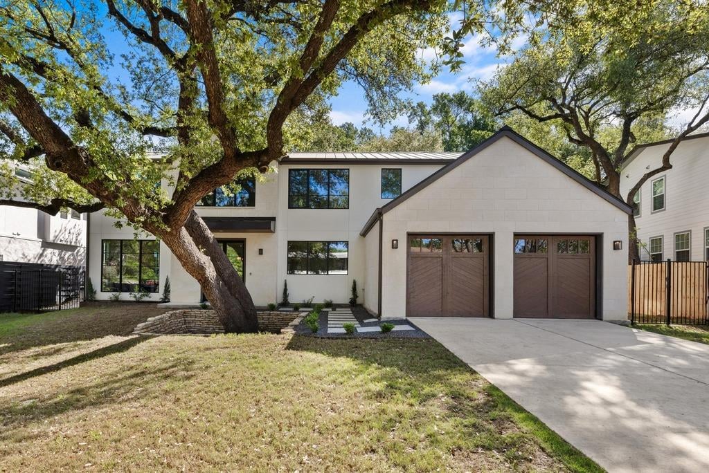 View 3412 Rosefinch TRL in Woodhaven 02 3412 Rosefinch TRL - property photo 1 - Luxury home in Woodhaven 02, Austin, TX