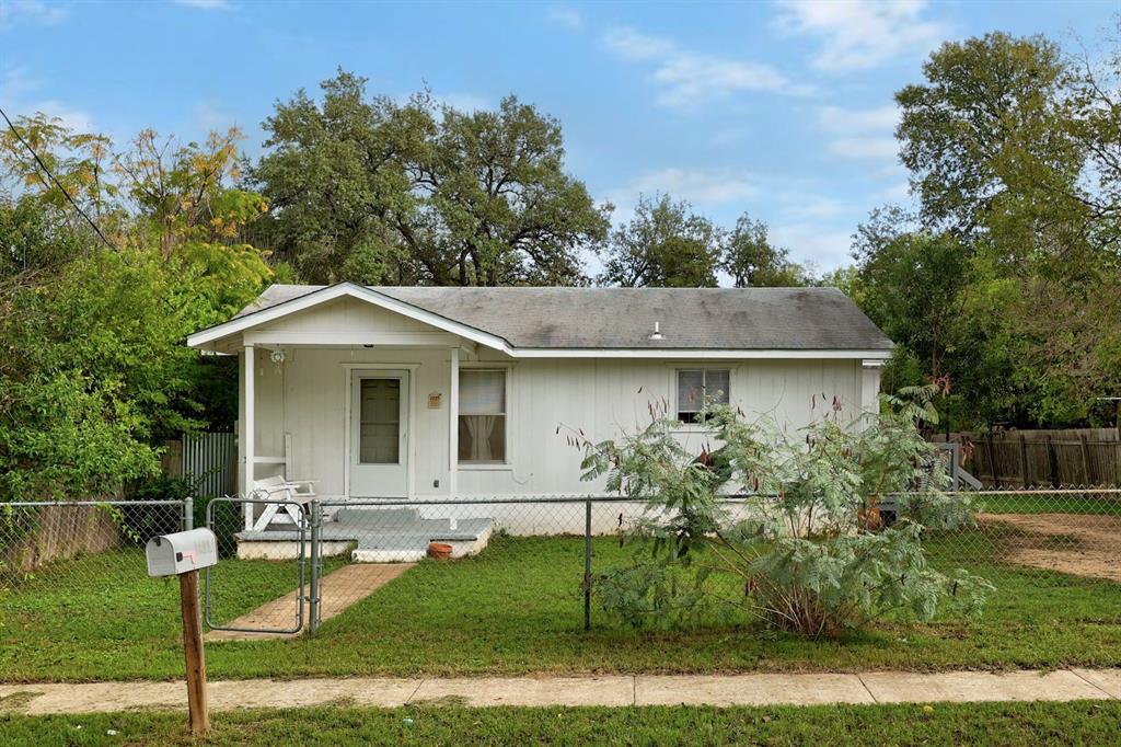 View 3414 Blumie St in Kincheon Subd Sec 2 3414 Blumie St - front exterior - Luxury home in Kincheon Subd Sec 2, Austin, TX