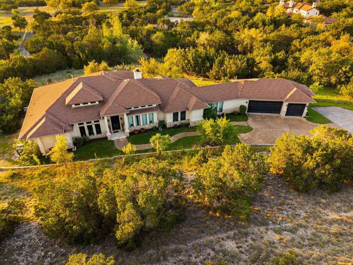 View 3414 Pawnee Pass S in Roughin Hills 3414 Pawnee Pass S - property photo 1 - Luxury home in Roughin Hills, Lakeway, TX