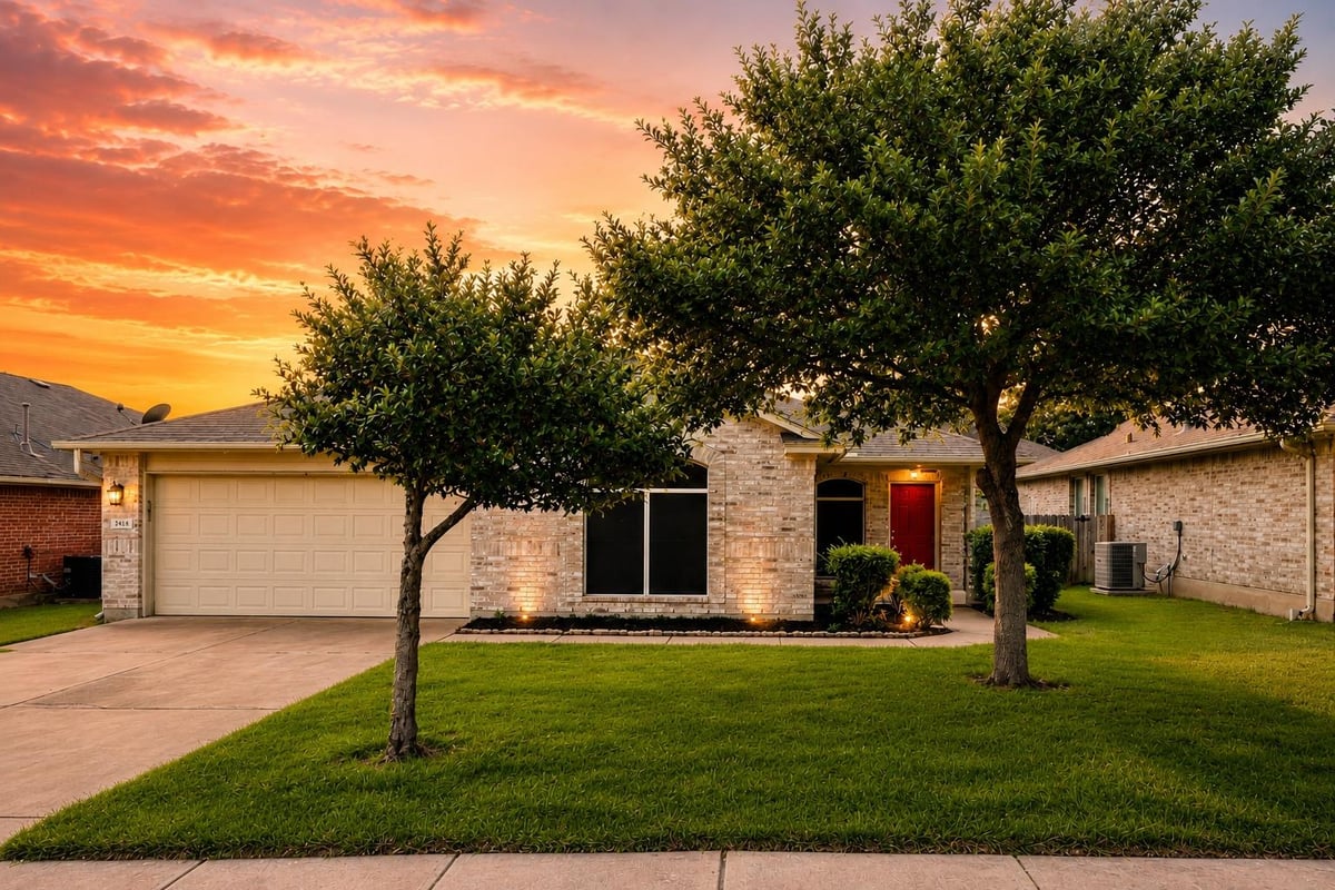 View 3414 Yogi Berra WAY in Ryans Crossing Sec 05 3414 Yogi Berra WAY - front exterior - Luxury home in Ryans Crossing Sec 05, Round Rock, TX